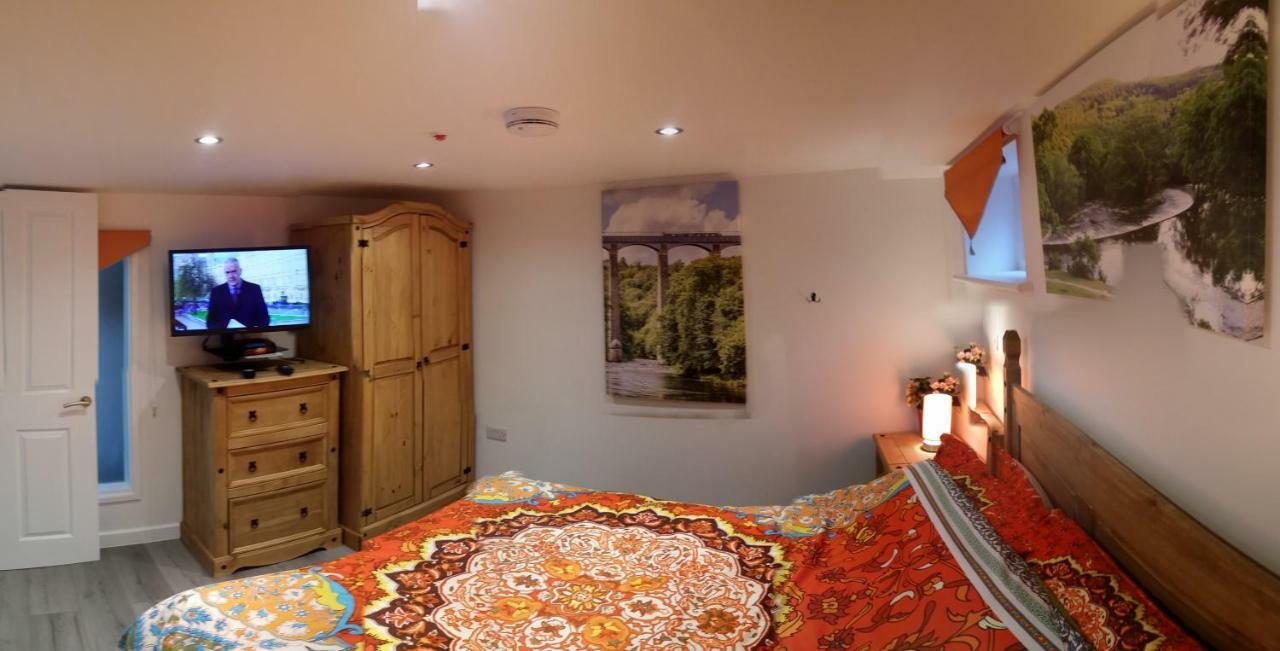 דירות Llandegla Welsh Row House מראה חיצוני תמונה