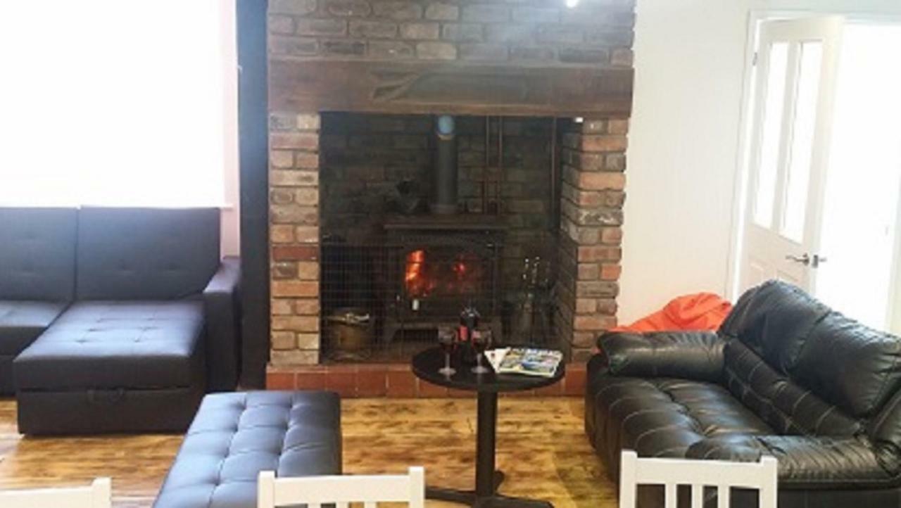 דירות Llandegla Welsh Row House מראה חיצוני תמונה