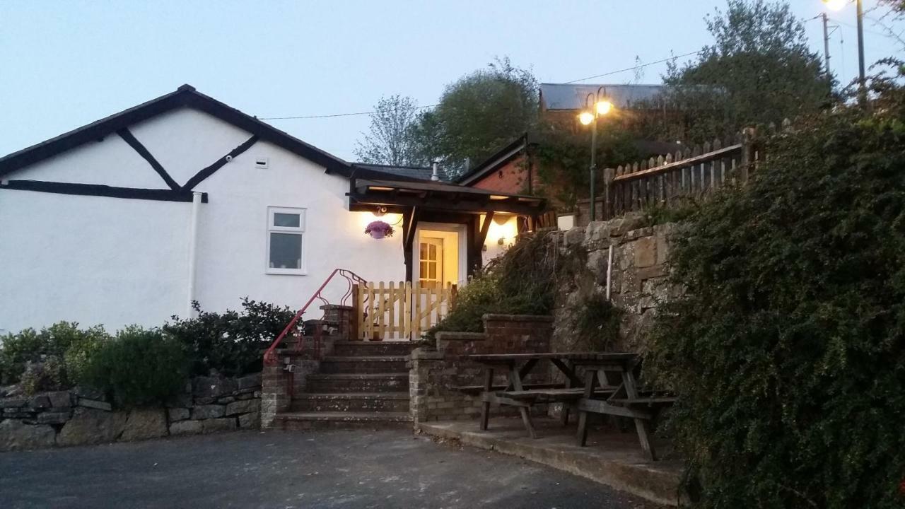 דירות Llandegla Welsh Row House מראה חיצוני תמונה